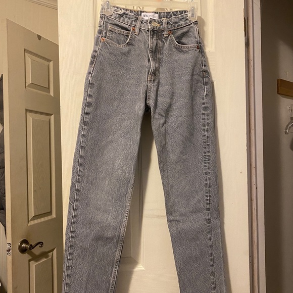 Zara Straight Leg High Rise Jeans - Picture 2 of 8